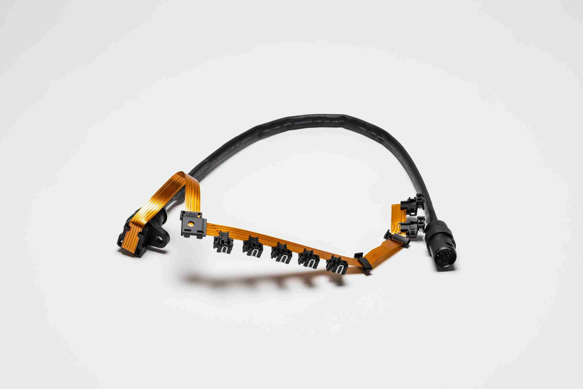 01M: Internal Case w/Case Connector & Oil Temp Sensor